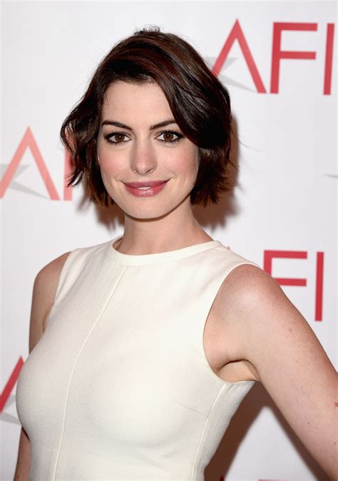 anne hathaway pics.